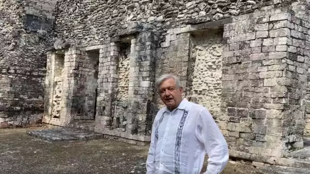 Andrés Manuel López Obrador supervisa obras en Campeche