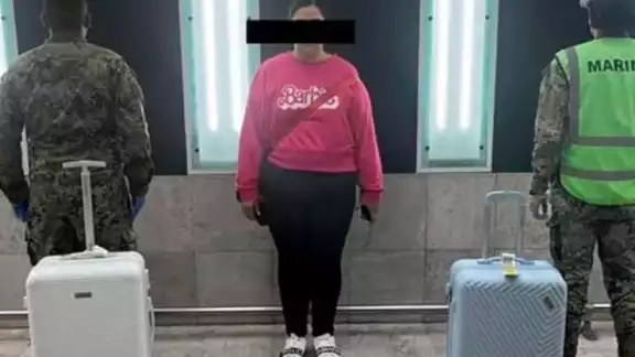 La mujer tenía una sudadera de Barbie con la que fue detenida 
