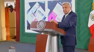 El mandatario expuso la compra de votos de Adrián García durante la mañanera