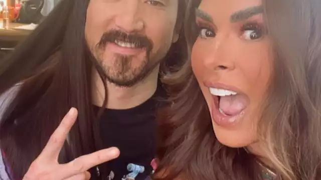 Galilea Montijo, conductora del programa Hoy, compartió una foto a lado de Steve Aoki