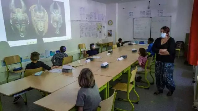 Las escuelas particulares y clases presenciales podrían reabrir el 1 de marzo