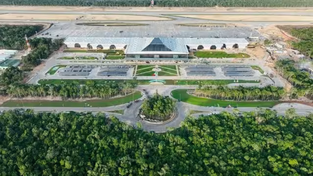 El inicio de frecuencias va viento en popa, pero se dificulta a los pasajeros llegar y salir del Recinto Aéreo