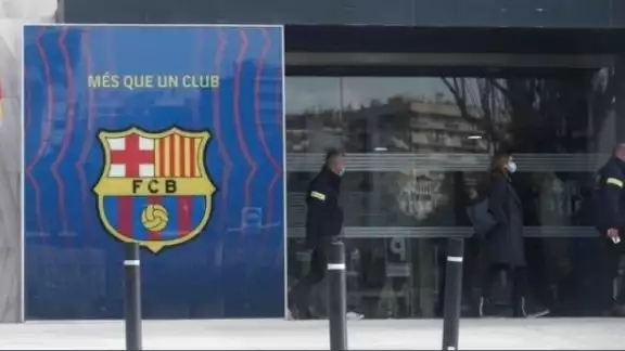 Bartomeu y otros tres directivos del Barcelona fueron detenidos por la policía catalana Bartomeu y otros tres directivos del Barcelona fueron detenidos por la policía catalana