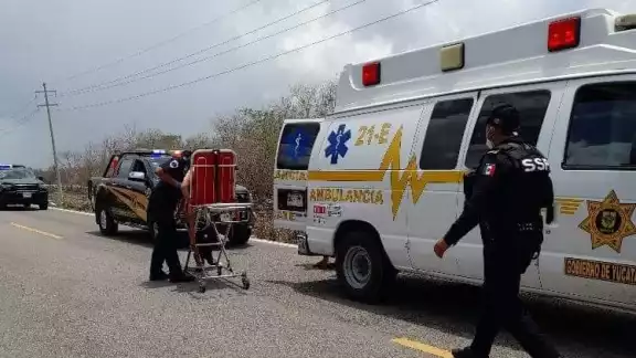 Ambulancia de la SSP trasladó a la mujer al hospital O´Horán de Mérida Ambulancia de la SSP trasladó a la mujer al hospital O´Horán de Mérida