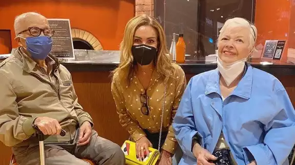 Su madre había sido ingresada días atrás por un dolor abdominal severo, esta tarde perdió la vidaFoto:@RocioSAzuara Su madre había sido ingresada días atrás por un dolor abdominal severo, esta tarde perdió la vidaFoto:@RocioSAzuara