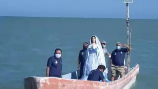La imagen religiosa peregrino por las costas del puerto