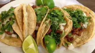 Mujer muere mientras comía tacos de suadero en Chihuahua