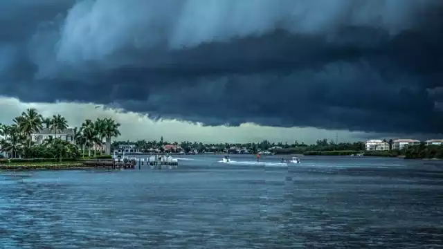 Tormenta tropical Howard se forma al sur de Baja California en México