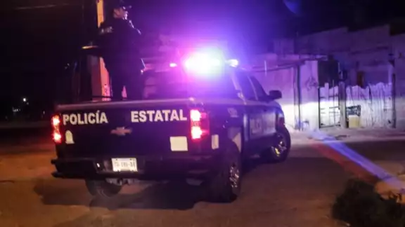 Policías de Michoacán quedaron grabados en el momento en el que disparan para lograr una detención Policías de Michoacán quedaron grabados en el momento en el que disparan para lograr una detención