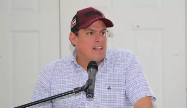 Seis excomisarios municipales señalan a Adrián Quiroz por presunto incumplimiento de pagos salariales