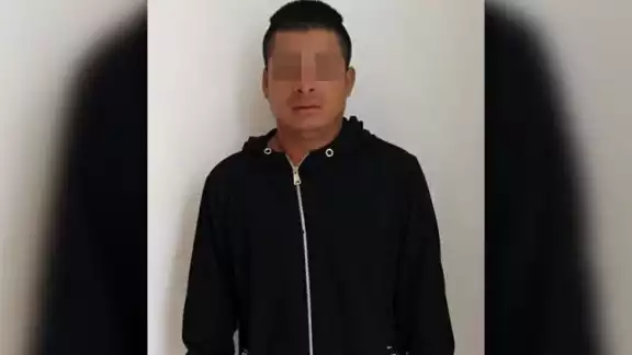 Francisco 'N' fue acusado por su madre de violencia familiar, pues intentó golpearla dentro de su casa en la colonia Valle Verde de Cancún Francisco 'N' fue acusado por su madre de violencia familiar, pues intentó golpearla dentro de su casa en la colonia Valle Verde de Cancún