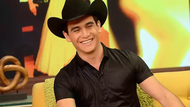 Julián Figueroa había marcado su vida musical al regional mexicano