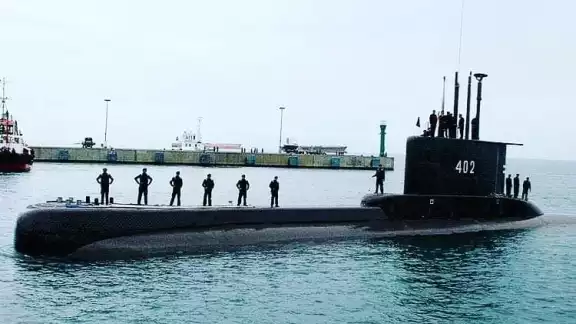 Alrededor de las 07:00 horas de la mañana, el monitoreo realizado por un helicóptero descubrió un derrame de petróleo Alrededor de las 07:00 horas de la mañana, el monitoreo realizado por un helicóptero descubrió un derrame de petróleo