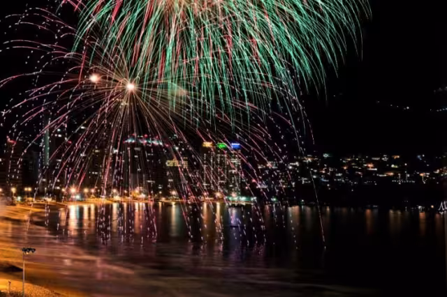 Esta es la Razón de recibir rel Año Nuveo en la Playa en Cancún