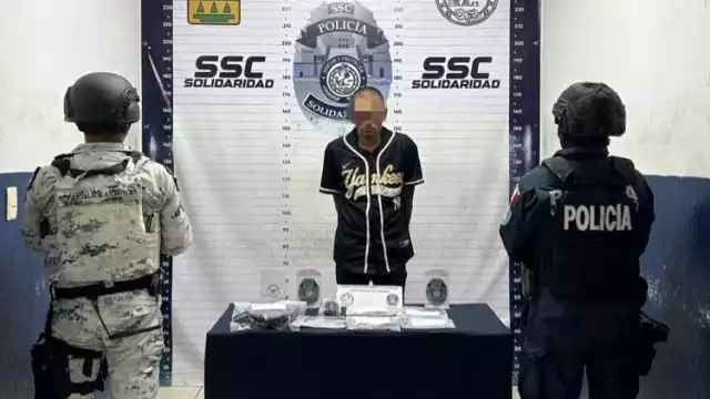 El detenido contaba con más de 50 bolsas de varias drogas, entre ellas marihuana, cocaína y mentafetamina