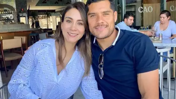 "Chuletita" Orozco felicita a su esposa Gabriela por cumpleaños 29