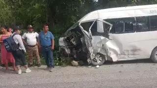 Accidente en carretera Escárcega-Chetumal deja dos maestros lesionados