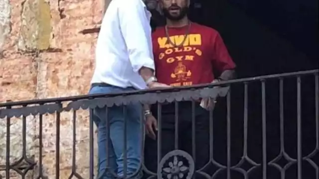 Maluma vino acompaño de su padre y han estado en algunas reuniones privadas