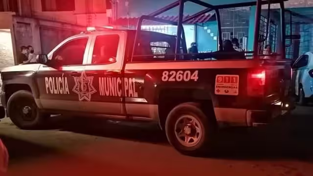 Un hombre, en estado de ebriedad, fue atropellado por un auto sobre la avenida Juárez con avenida 70 y 75