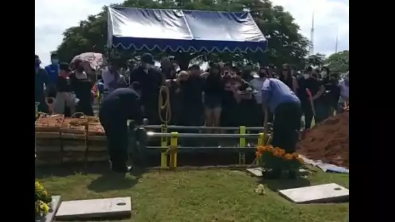 El entierro sólo asistieron amigos y familiares de Octavio Ocaña El entierro sólo asistieron amigos y familiares de Octavio Ocaña