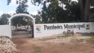 Algunas tumbas del Panteón de Kantunilkín lucen descuidadas, y la urgencia de su ampliación no es tema importante para el Ayuntamiento