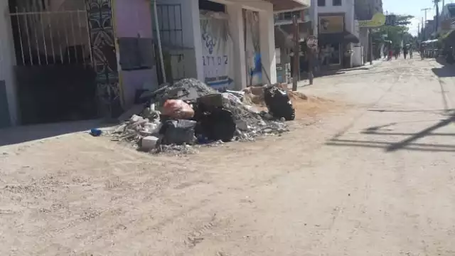 Basta con recorrer la isla para notar que en los contenedores sólo se observan plásticos de un solo uso