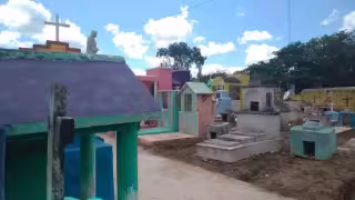 Le roban hasta a los muertos en Tekantó: denuncian sustracción de tapas en las bóvedas del cementerio
