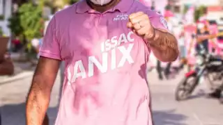 Isaac Janix es abanderado del partido Fuerza por México en Cancún