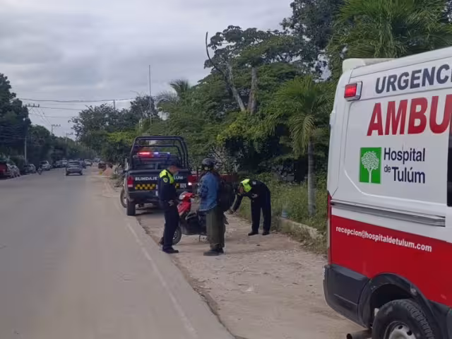 La maniobra provocó que ambas perdieran el control de la motocicleta y terminaran derrapando sobre la cinta asfáltica