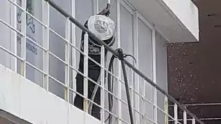 Personal de Protección Civil hizo su arribo al muelle fiscal para controlar la situación por seguridad de los turistas