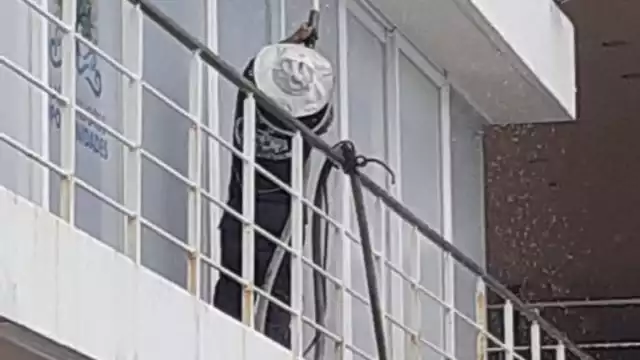 Personal de Protección Civil hizo su arribo al muelle fiscal para controlar la situación por seguridad de los turistas