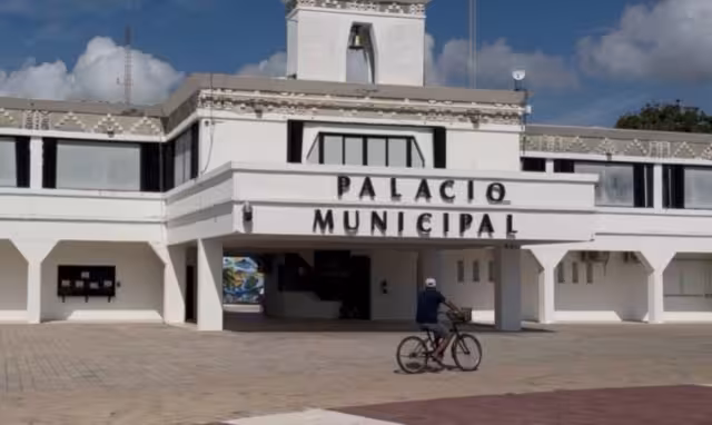El exfuncionario del municipio es señalado por dejar un hueco financiero.