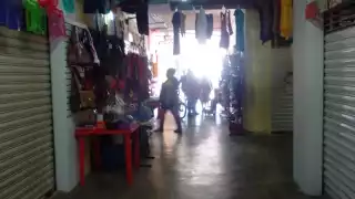 Los locatarios del mercado 'Diana Laura Riojas' en Playa del Carmen indicaron que el gobierno anterior quería que ellos pagaran la deuda