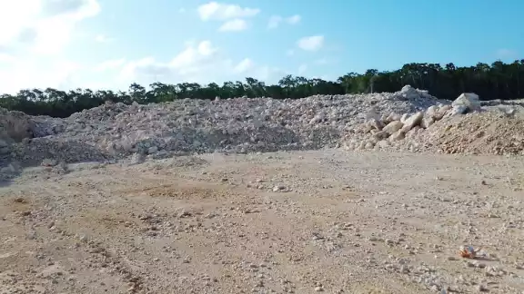 La empresa Tricoblocks del Sureste pretende sacar aproximadamente más de cinco millones de metros cúbicos de roca