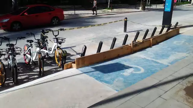 Los funcionarios se presentaron poco después para verificar y ya no encontraron a los trabajadores