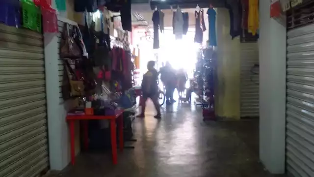 Los locatarios del mercado 'Diana Laura Riojas' en Playa del Carmen indicaron que el gobierno anterior quería que ellos pagaran la deuda