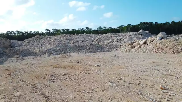 La empresa Tricoblocks del Sureste pretende sacar aproximadamente más de cinco millones de metros cúbicos de roca