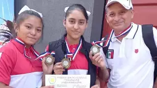 Evelyn Noemí Lugo Góngora y Andrea Gabriela Burgos Magaña lograron el primer lugar con su proyecto en Paraguay