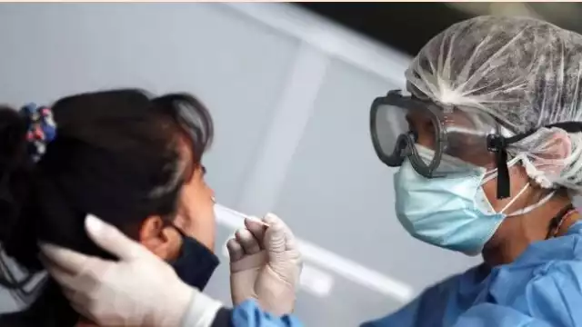 Hay cuatro posibles casos de la variante de COVID-19