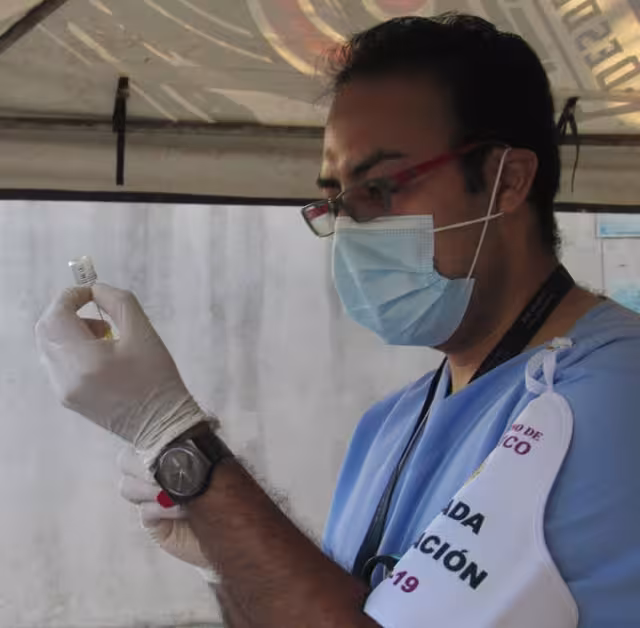 Esta noche arribará el lote de al menos 15 mil vacunas confirmadas de AstraZeneca, mismas que comenzarán su aplicación el día de mañana