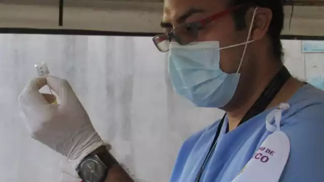 Esta noche arribará el lote de al menos 15 mil vacunas confirmadas de AstraZeneca, mismas que comenzarán su aplicación el día de mañana