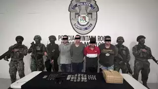 Tanto los detenidos, como lo decomisado, fueron puestos a disposición de las autoridades correspondientes