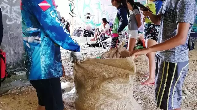 Recolectan 320 kilos de basura