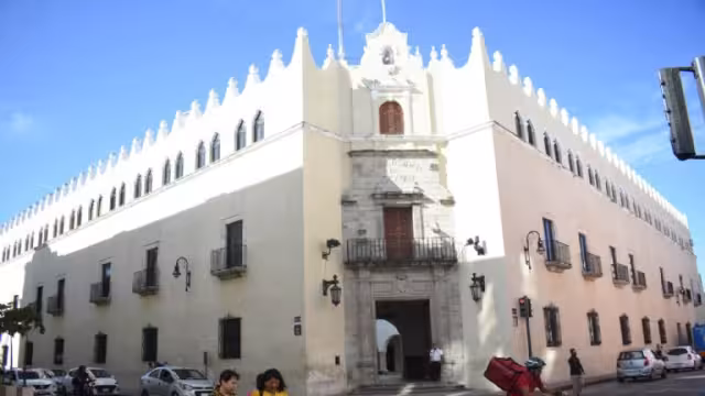 Hackers profesionales publican información ajena a la comunidad docente y el alumnado en Facebook