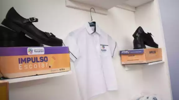 Más de mil 280 trabajadores del sector textil elaboran las prendas del programa Impulso Escolar Más de mil 280 trabajadores del sector textil elaboran las prendas del programa Impulso Escolar
