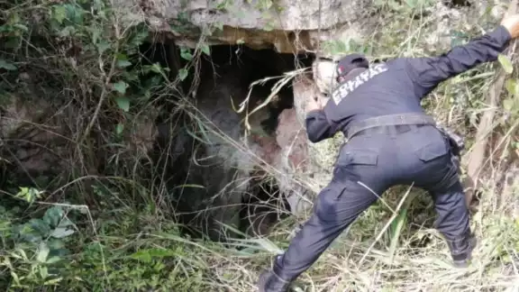 La esposa del fallecido publicó una foto del agresor y solicitó la colaboración de los pobladores para localizarlo