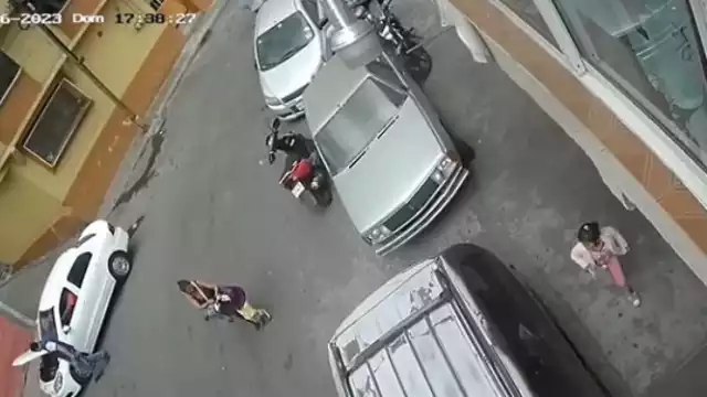 Madre golpea a sus dos hijas en calles de Cuautepec, CDMX