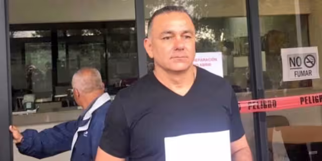 Carlos Mimenza fue arrestado en el Aeropuerto Internacional de Mérida, Yucatán, por el delito de extorsión contra un periodista