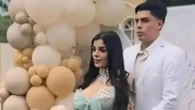 La influencer y el joven DJ estuvieron muy cariñosos y juntos en la fiesta de revelación