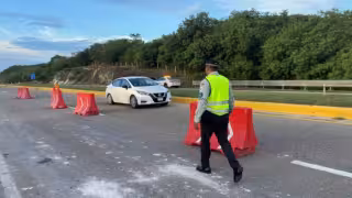 Estallidos de llantas, peligrosamente comunes en carreteras de Campeche: toma precauciones durante los viajes